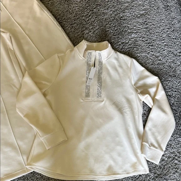 CHICOS PANTS AND TOP ❤️FINAL SALE - Picture 2 of 8